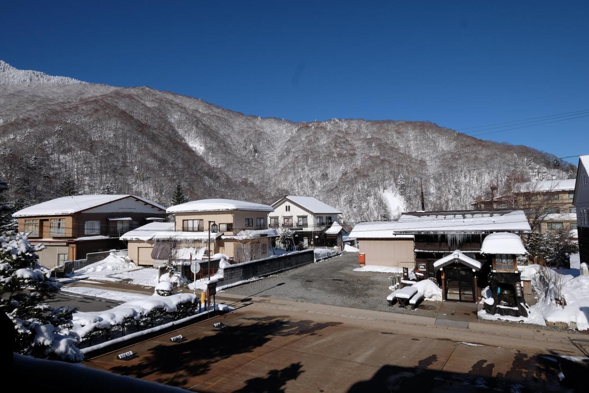Tsuyukusa Такаяма Номер фото